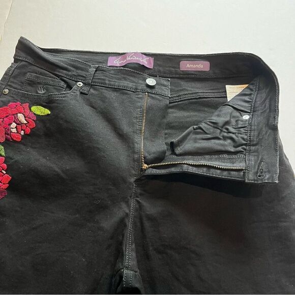 Gloria Vanderbilt Amanda Women's Black Jeans with Rose decor Size 12 High rise - Picture 6 of 10